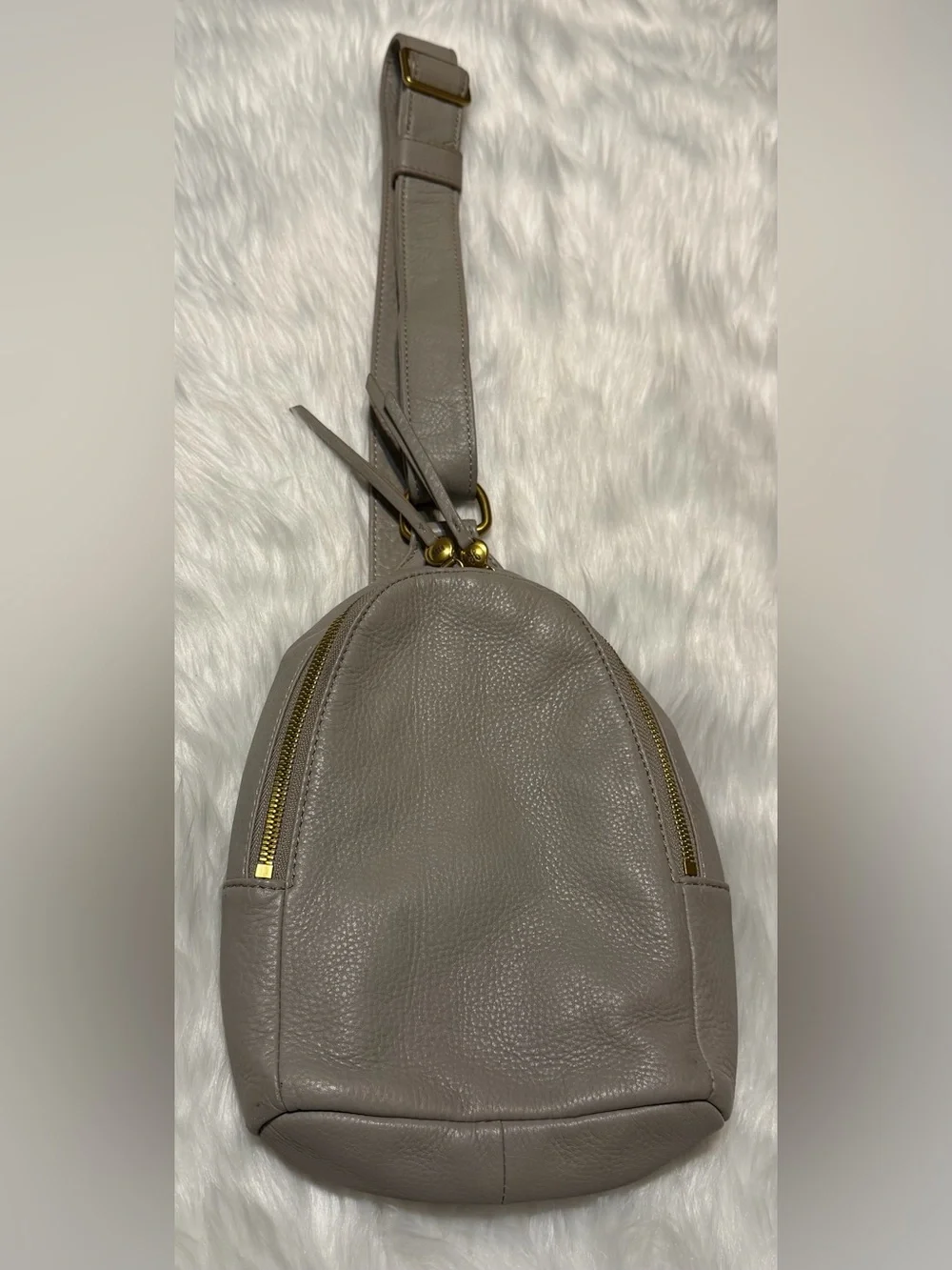 HOBO Fern Sling Taupe Pebbled Leather Crossbody - Picture 3 of 13